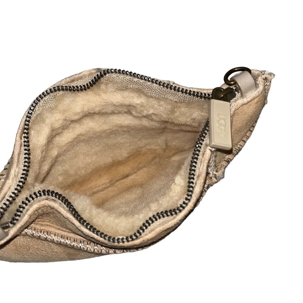 UGG wristlet - Picture 4 of 4